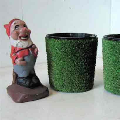 LOLLIPOP POT, Single Grass Covered Planter Pot (Cement Filled) - 15cm high 